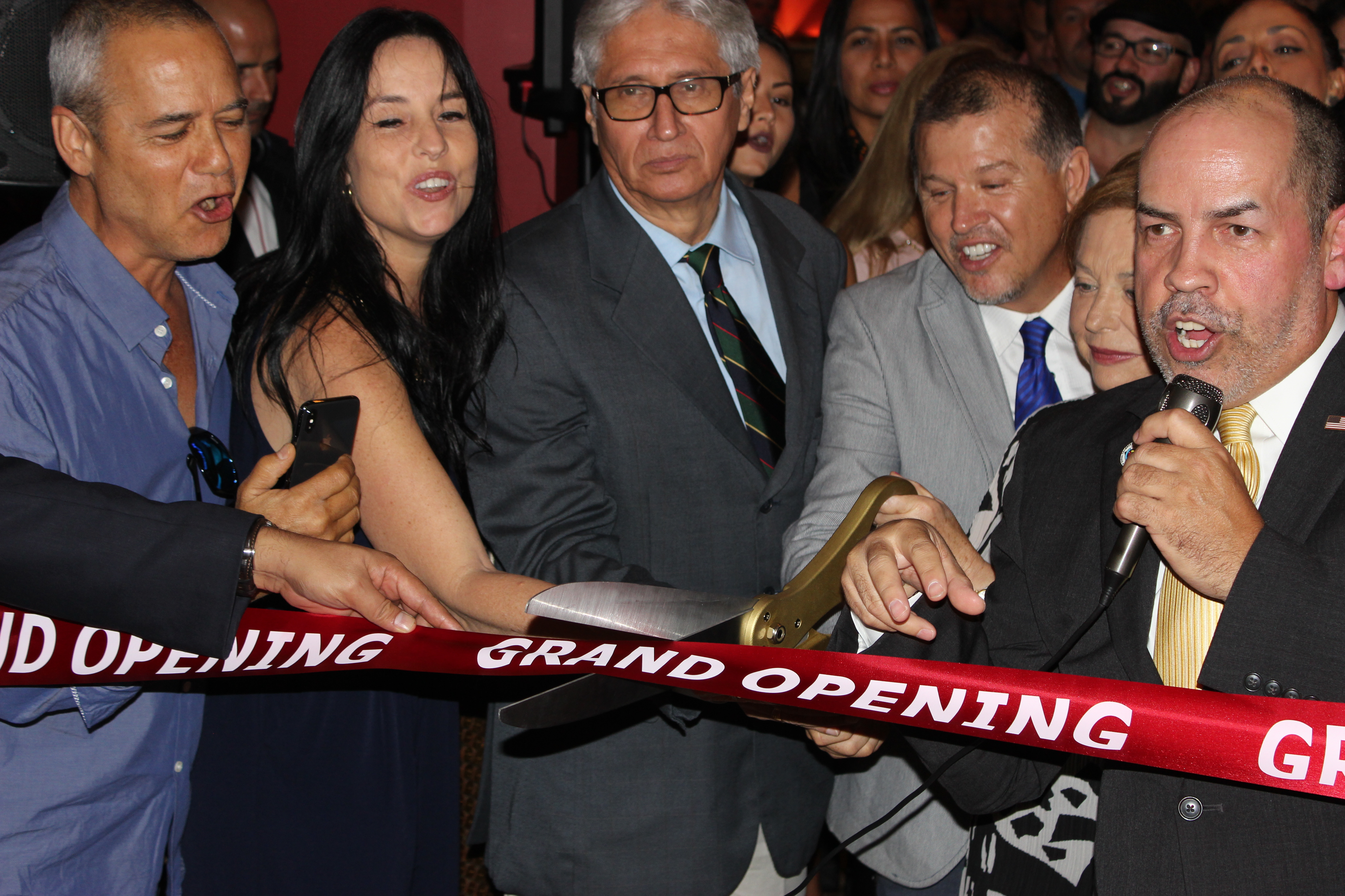 Ribbon Cutting from the Doral Chamber of Commerce in El Gran Inka.