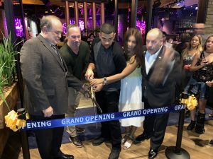 Countdown to cut the ribbon with the mayor, a Doral Chamber of Commerce event.