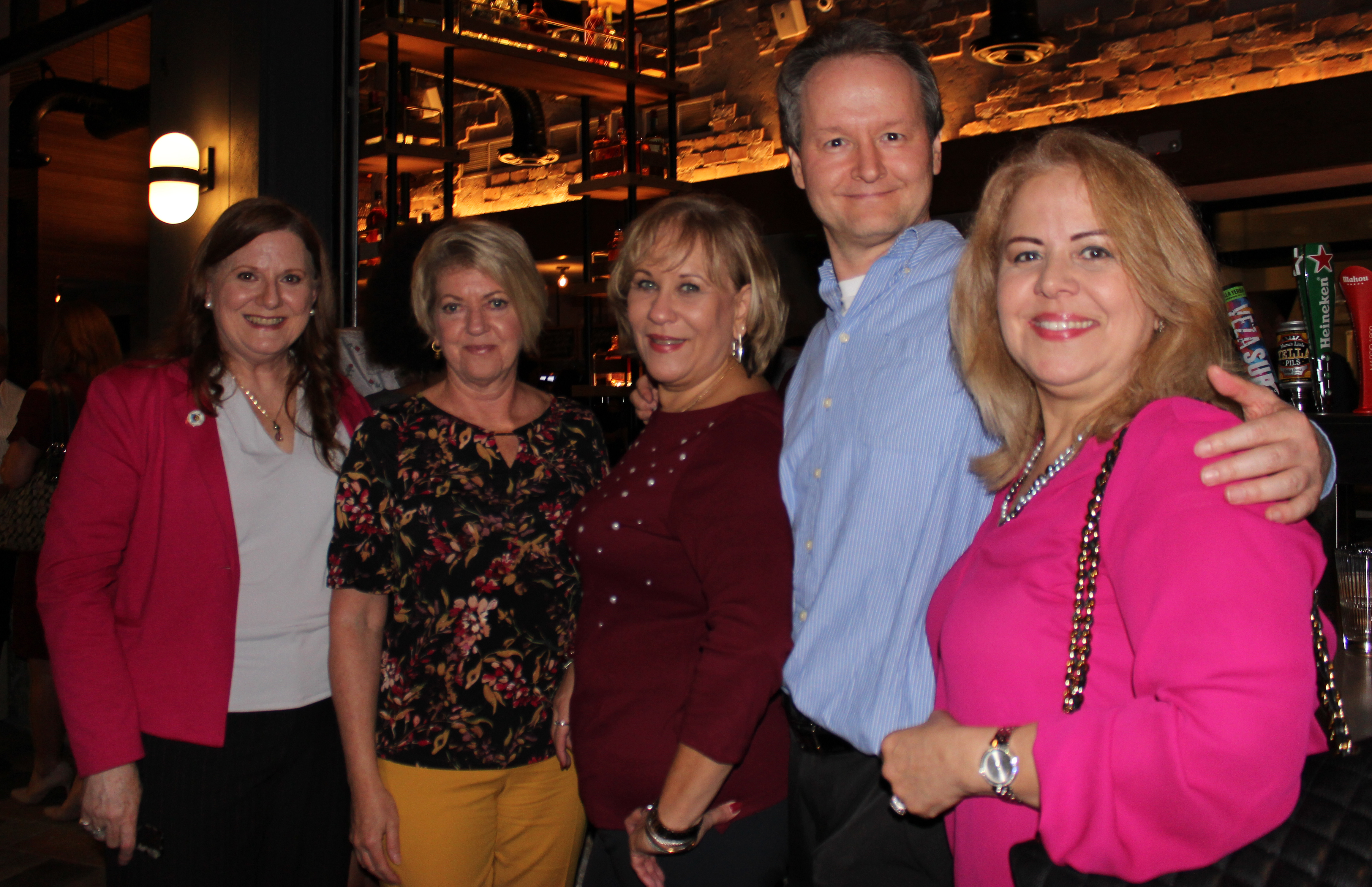 Doral Chamber of Commerce introduces Novecento Grand Opening group photo together.